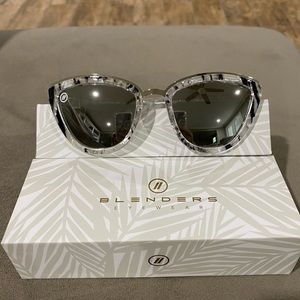 Blenders Avalanche Girl Sunnies